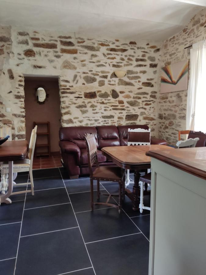 Les cigales location chambres en ardeche à Grospierres Exterior foto